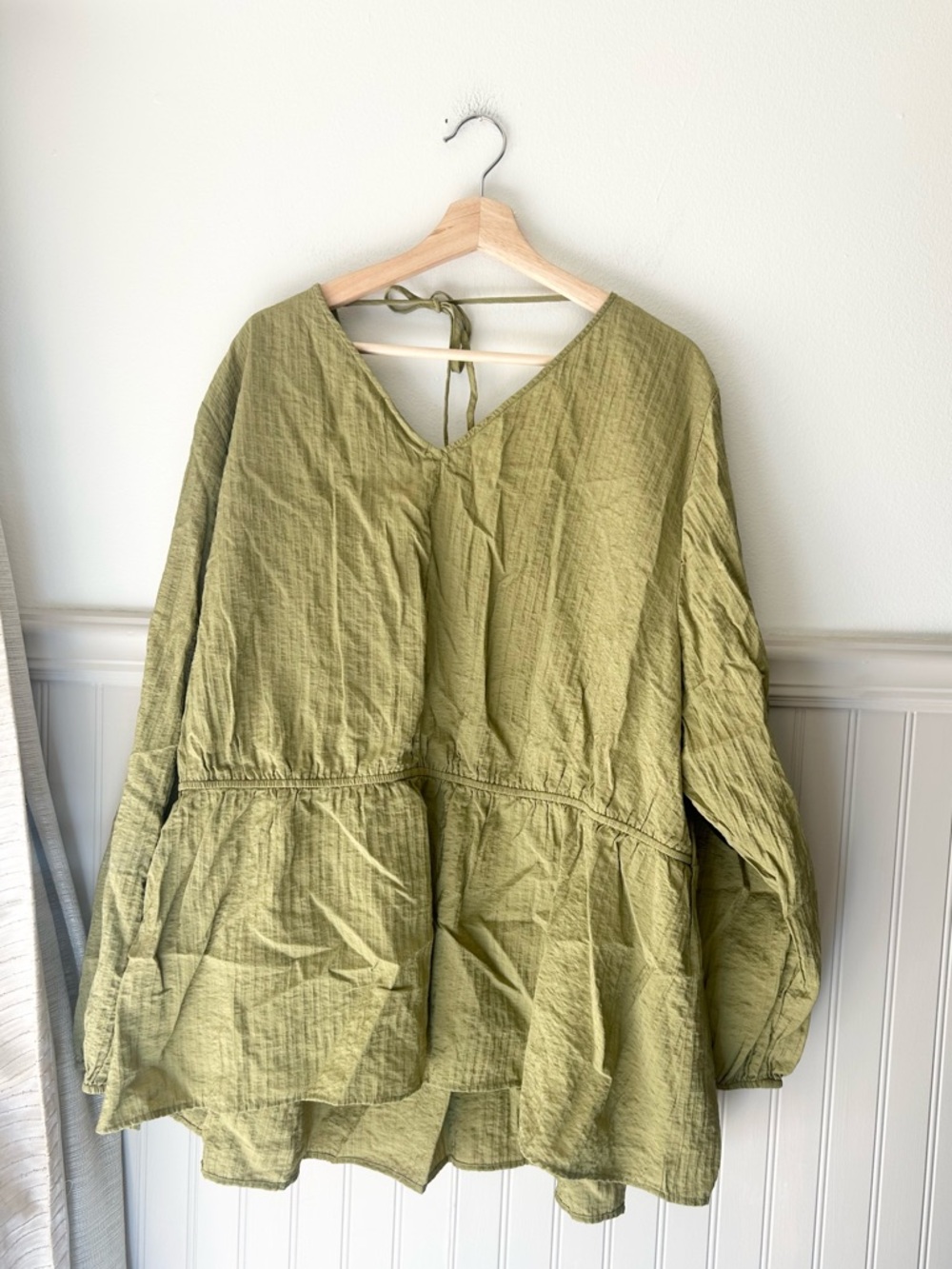 Lane Bryant Green Long Sleeve Tie-Back Top 30/32 Cinched Waist Rayon Nylon